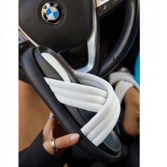 !! NEW !! Padded Criss Cross Platform Slide Sandals in White - Picture 3 of 7